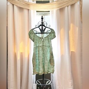 Universal peasant green dress with pockets